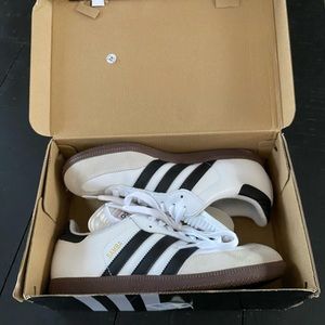 Adidas women’s Sambas